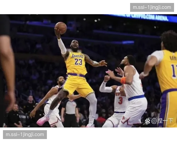 湖人防守效率提升至联盟第12 近期三连胜期间表现出色